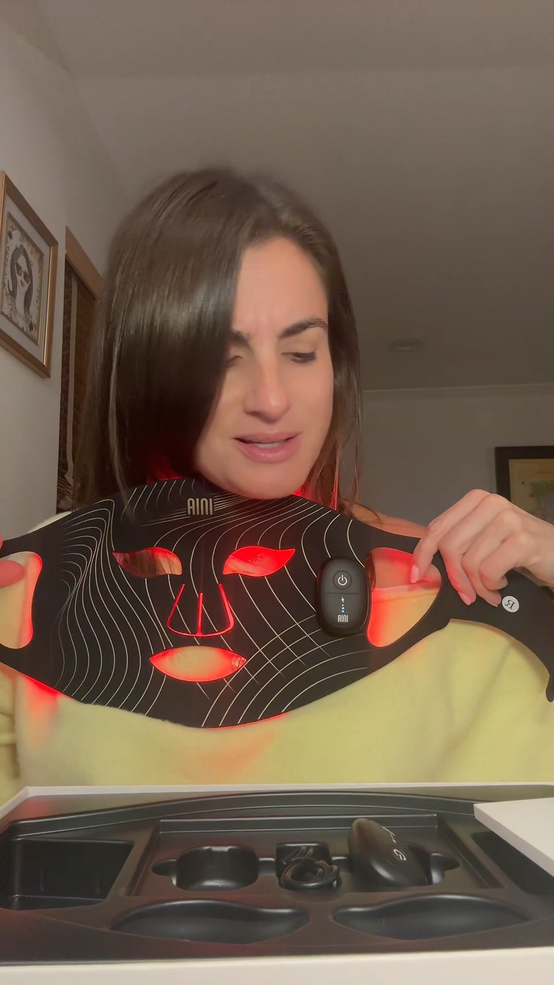 Unboxing INIA glow wireless face mask red
Light therapy 