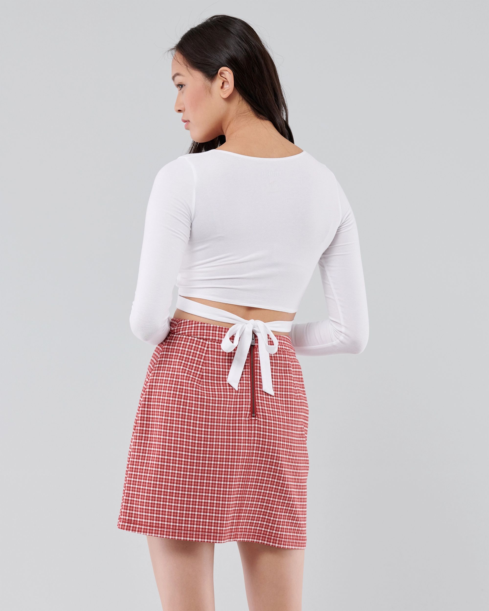 Tie-Hem Wrap Crop Top | Hollister (US)