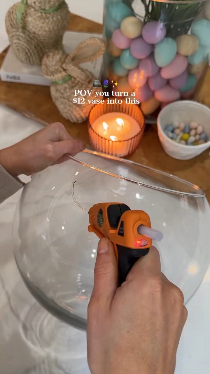 $12 vase or Pottery Barn? 🤭🪻🪨 made the glass look like ceramic / stone and loveeee how it turned out for a beautiful centerpiece neutral vase that can be used year round ✨ 

Follow @kimberlyj_king for more easy DIYS, then comment VASE for links to everything I used + step by step instructions! 

#diy #easycraft #craftideas #homedecor #springdecor neutral home aesthetic large oversized affordable tan ceramic stone vase diy craft idea baking soda paint painting hot glue spring centerpiece home decor organic modern