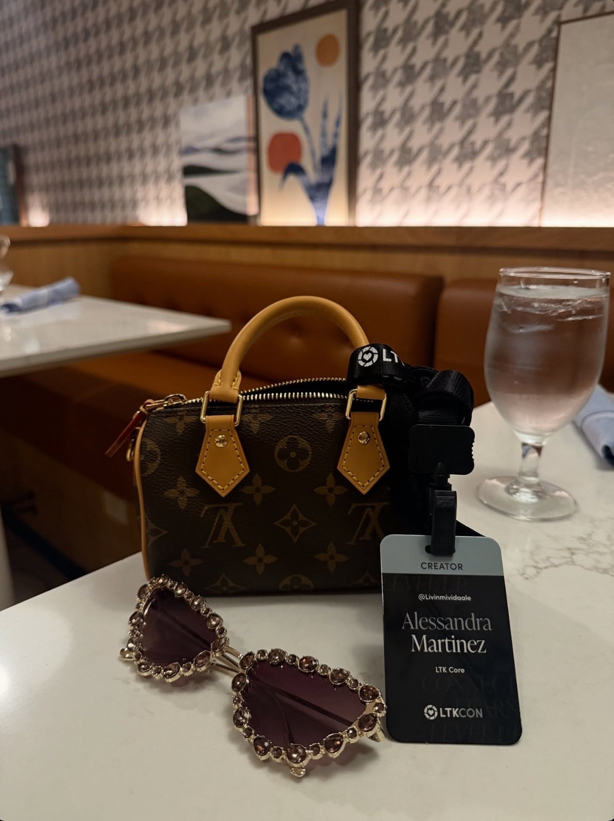 LTKCON 2025 😍🫶🏼

#bag #accessories 

#LTKCon #LTKStyleTip #LTKItBag