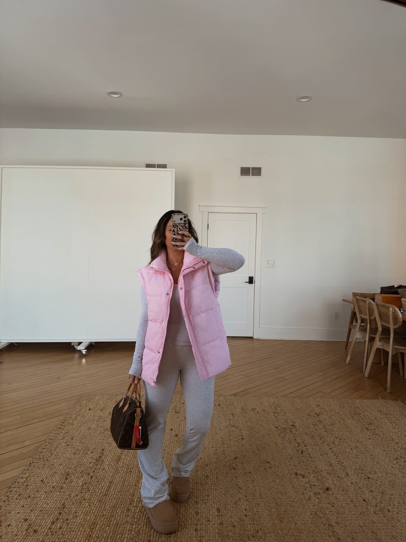 The perfect pink vest for Valentine’s Day 

#LTKootd #LTKValentine #LTKSeasonal