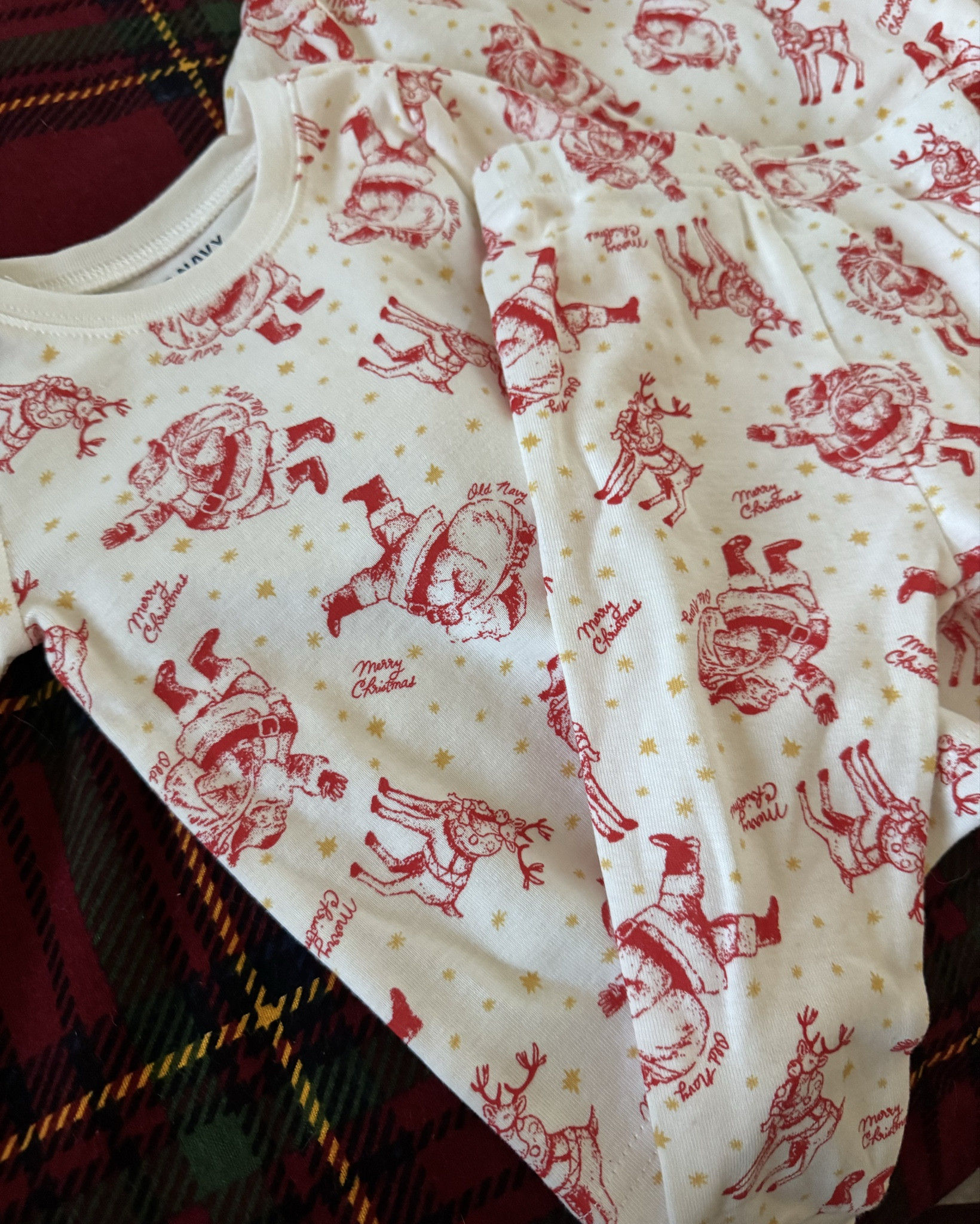 Old navy Christmas pajamas for the whole family ! Plus it’s 40% off right now! 

Christmas | Christmas pjs | holiday | holidays | traditional Christmas | family | old navy finds | sale 

#LTKSeasonal #LTKHoliday #LTKFamily