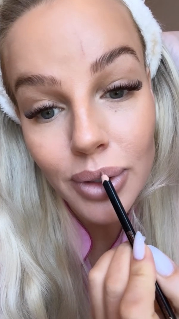 Lip tutorial
Code: ABHSummer #LTKfindsunder50 #LTKbeauty

#LTKVideo