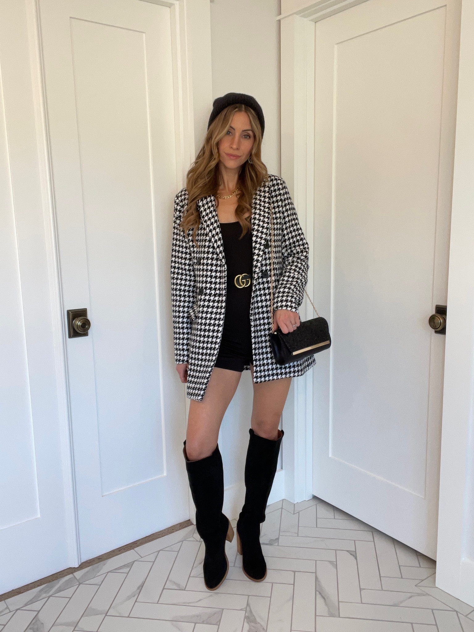 OOTD 🖤🤍🖤

Beanie, jacket, romper, belt, boots, purse.

#LTKShoeCrush #LTKSaleAlert #LTKFindsUnder100