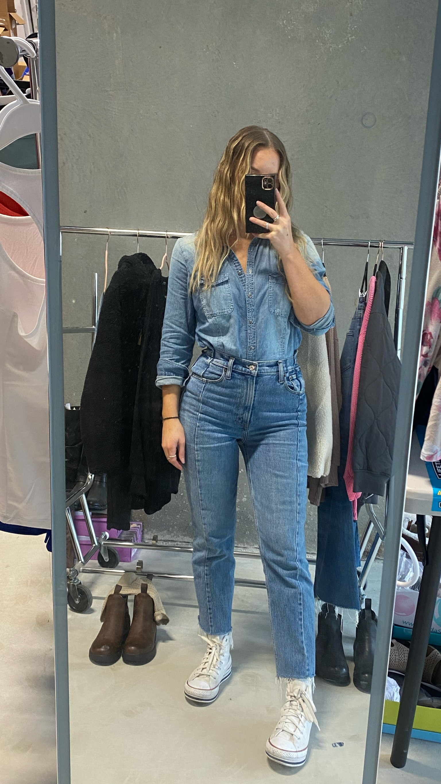 Kendall Jenner Mom Jeans Outfit - High Waisted Denim