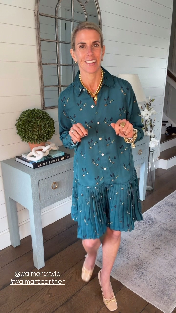 @Walmart has done it again. Sharing 3 more fabulous workwear styles that are high style but sensational prices. This drop waist dress is so stylish for fall. Love the duck print on it for a fun twist. Wearing 0/2. #walmartpartner @walmartstyle