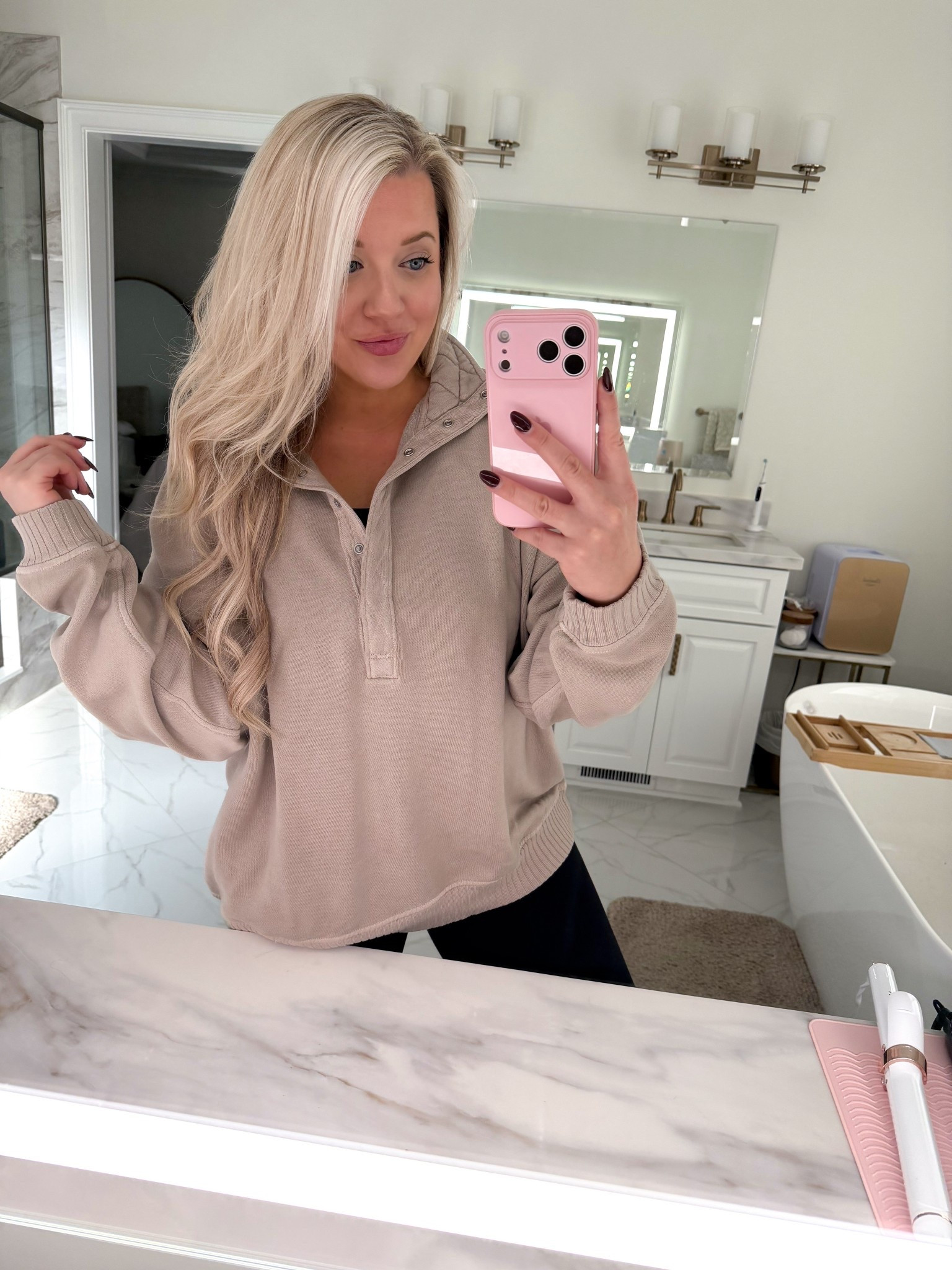 I’ve been loving my Aerie pieces this fall! This shirt has become a go-to for work, coffee runs, cozy days, and everything in between ☕🍁 And if you haven’t tried the Offline Cloud Fleece yet… trust me, it’s a must! Linking this shirt & everything I’ve been loving lately!🤎

#LTKActive #LTKWorkwear #LTKSeasonal