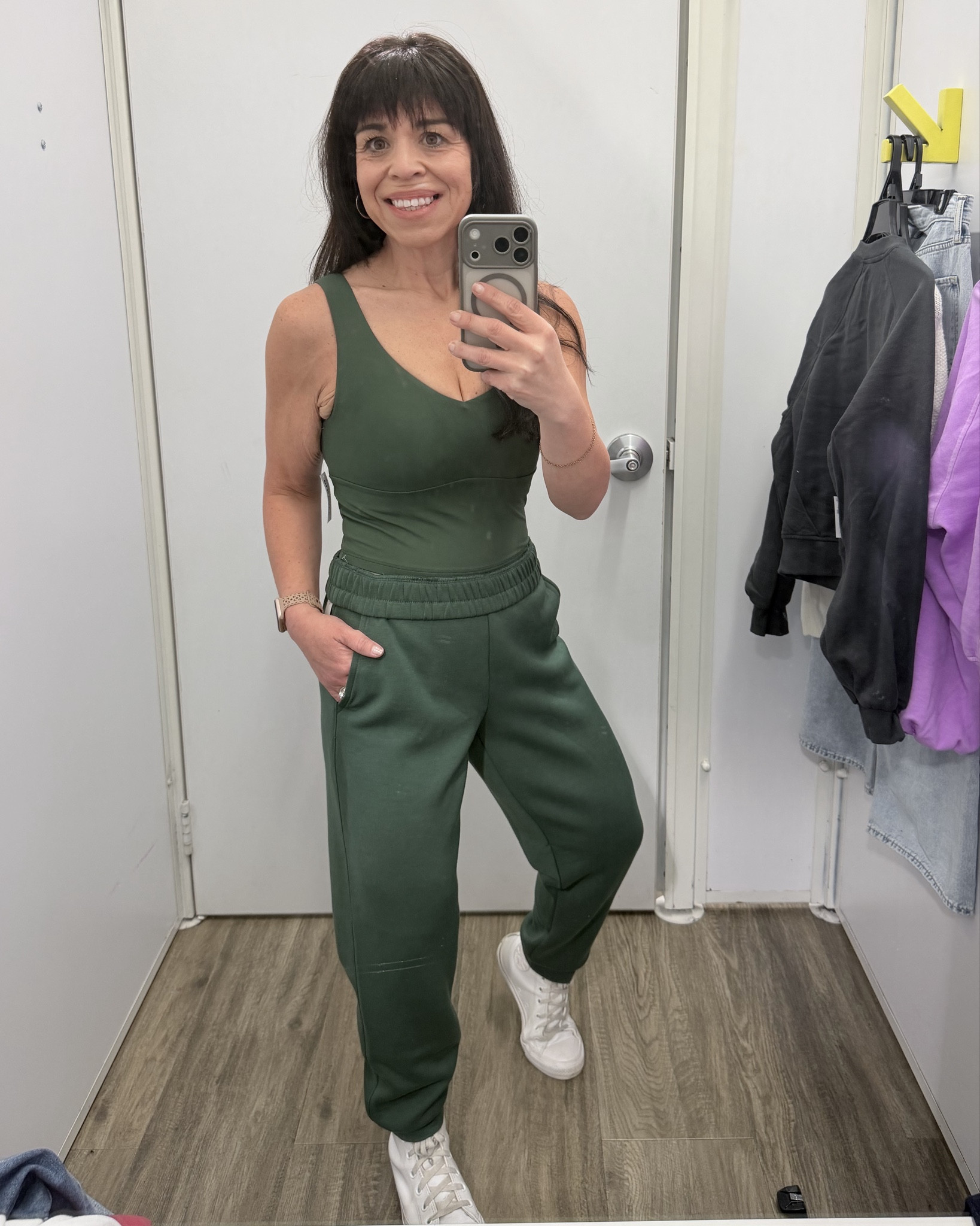 I want this set in every color!!!!!!!! These are the perfect sweats to lift in. They arent thick and fuzzy inside so you wont get super sweaty and hot! they are so soft and movable. Perfection! Old Navy for the win and best part it’s extremely size inclusive!

#LTKfitnessgoals #LTKActive #LTKmomlife