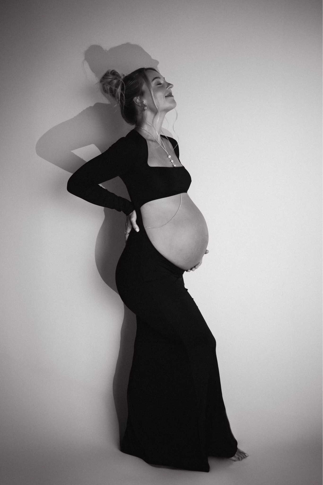The PERFECT dress for classic Maternity Photos 🖤

#LTKbump #LTKbaby #LTKunder50
