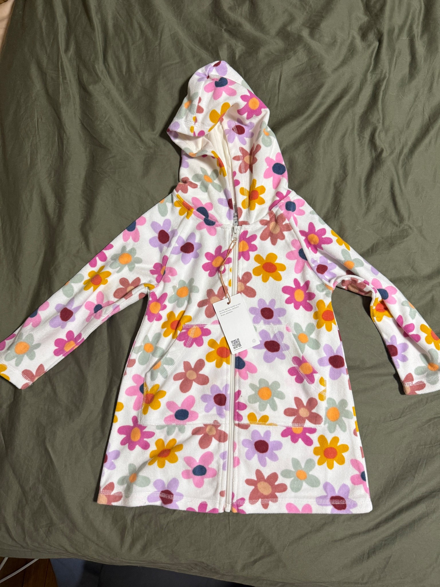 Kept getting fed kids towel wraps and when Drew decided to do a quince order I had to try their version. Perfect for $30!!

#LTKKids #LTKSpringSale #LTKSwim