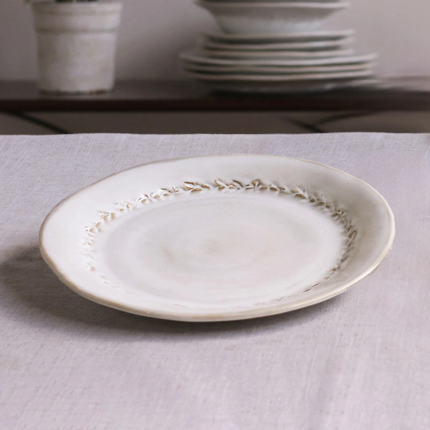 Beatriz Ball Ceramic Valentina Dinner Plate, Set of 4 - Dusty White | Sabavi Home
