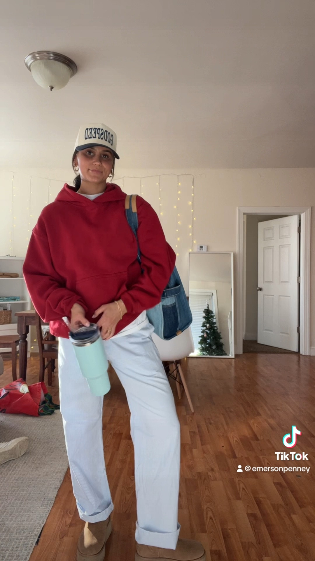 Hoodie is out of stock in this color but I linked the same style, different hoodie. Pants are brandy Melville & hat is heitmat hats! 