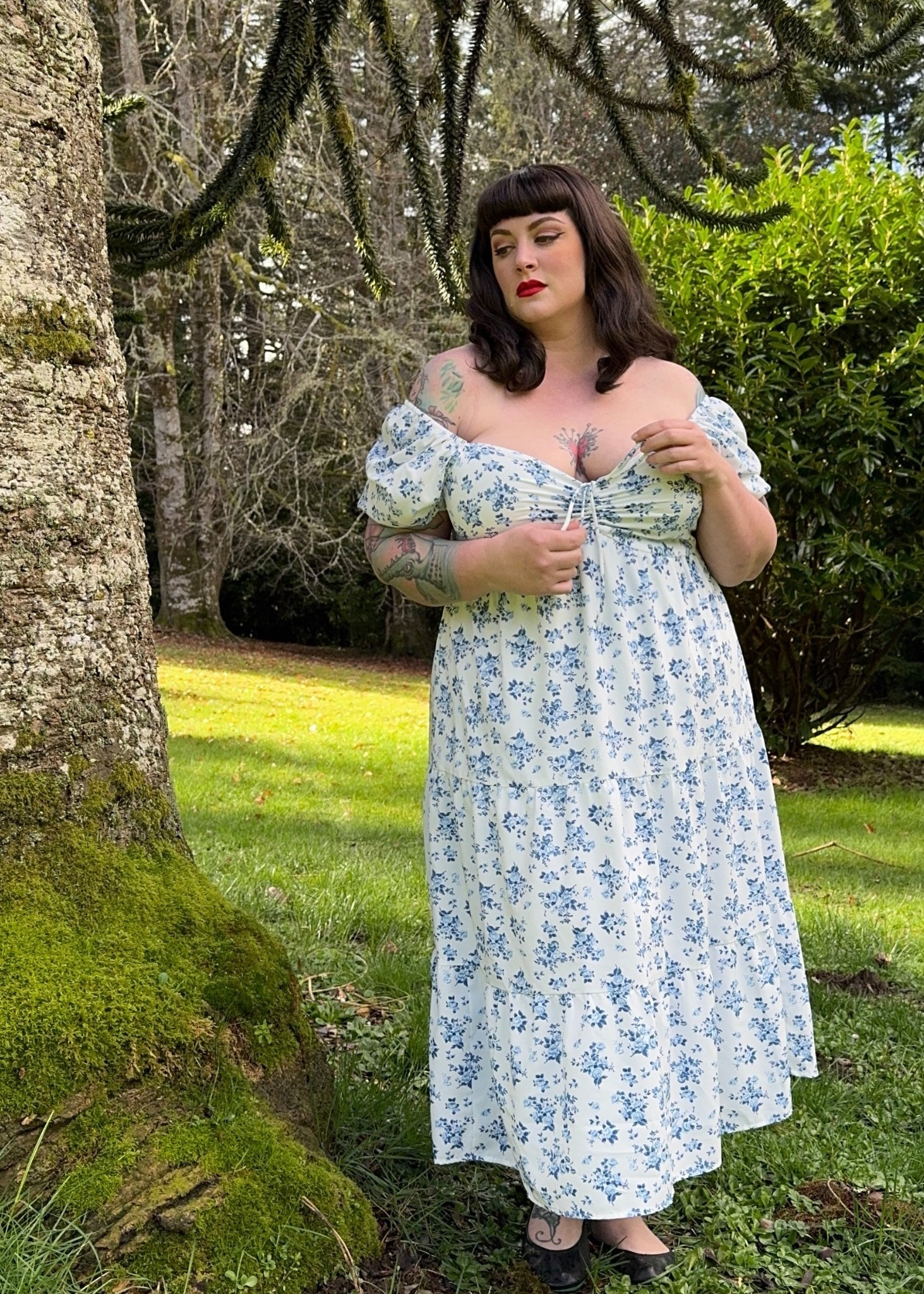 White with blue floral print peasant dresss

#LTKSeasonal #LTKFindsUnder50 #LTKPlusSize