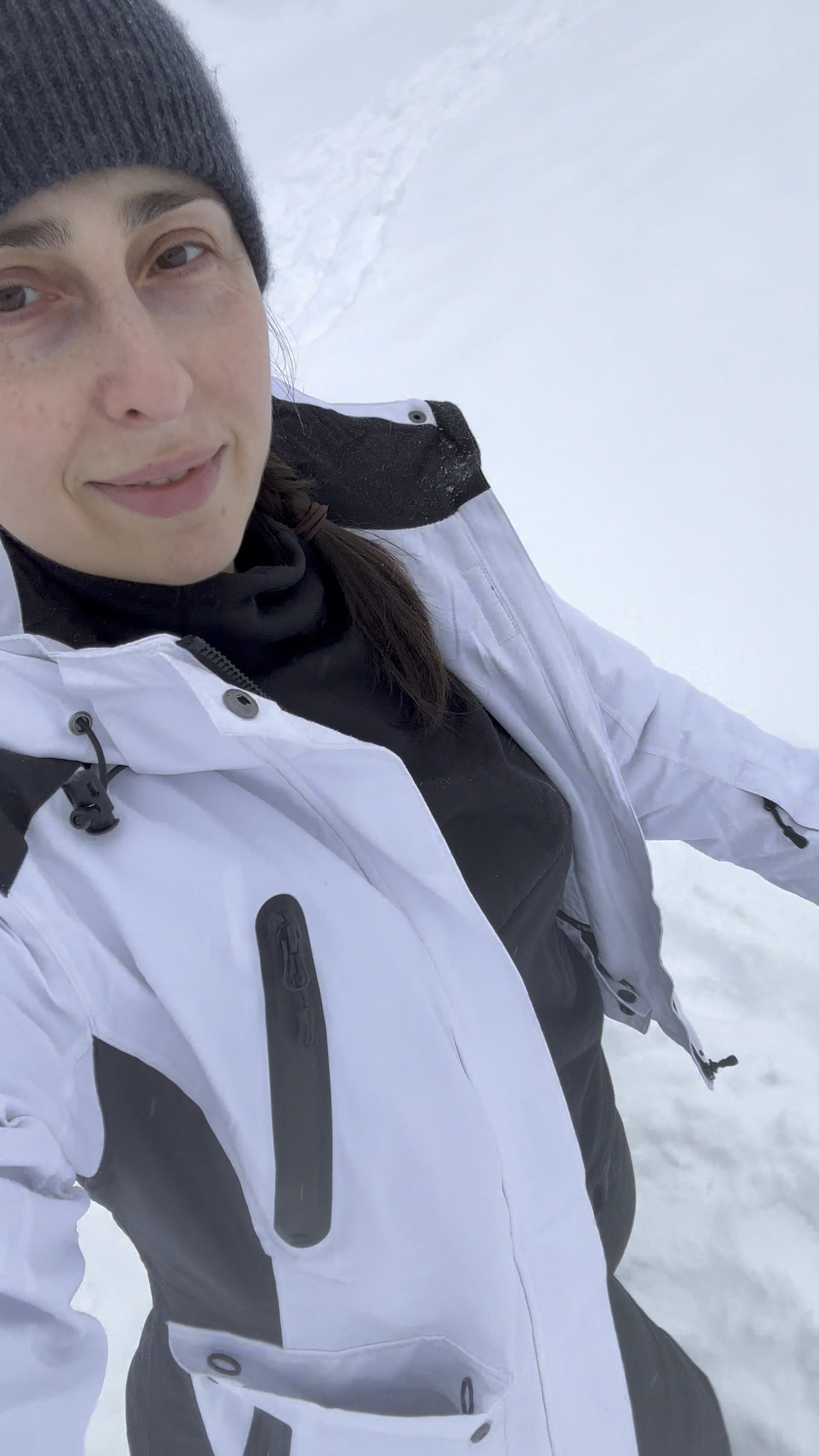 Last-minute ski trip plans? Thank God for one-day Amazon deliveries! I scored this amazing jacket and ski pants for just over $100!

I’m 5’6” and 150 lbs for reference.
	•	Jacket: $62.69 (Size M)
	•	Pants: $46.99 (Size XL – runs very small)

The pants fit great in the thighs but are a little roomy in the waist. They’re not very stretchy, so if you need more room in the waist or thighs, definitely size up for more comfort and just add some suspenders.

The overall design and look of both pieces are way more high-end than I expected!

Linked all the layers and accessories you’ll need for easy packing:

Thermal base layer set (love mine from Uniqlo)
Fleece 1/4-zip mid-layer
Gloves and glove liners
Ski socks
Face mask
Goggles

What to Rent on the Mountain:
Ski boots
Skis & poles
Helmet

#LTKActive #LTKFindsUnder100 #LTKSeasonal