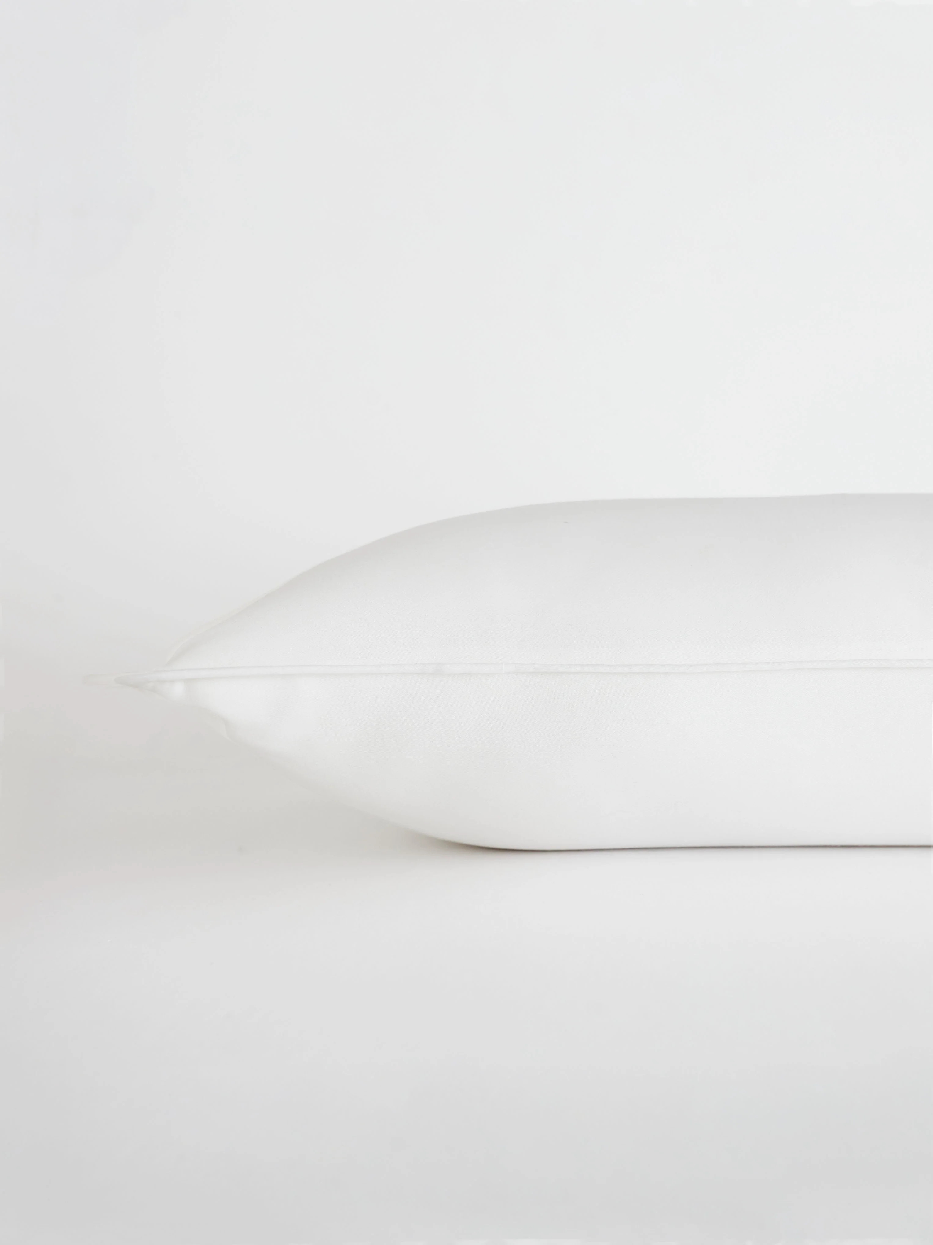 Bamboo Viscose Down Alternative Travel Pillow - Wholesale - Cozy Earth | Cozy Earth