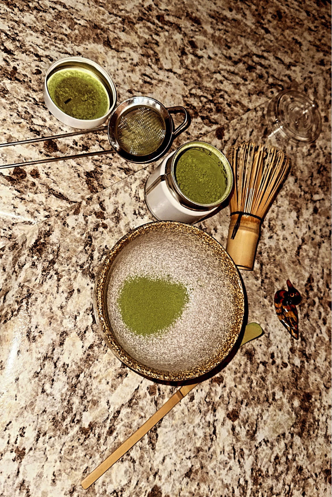 Matcha latte, matcha, organic ceremonial grade matcha, iced matcha latte, drinks, healthy drinks, iced drinks, organic, vegan, dairy free, affiliated, matcha set