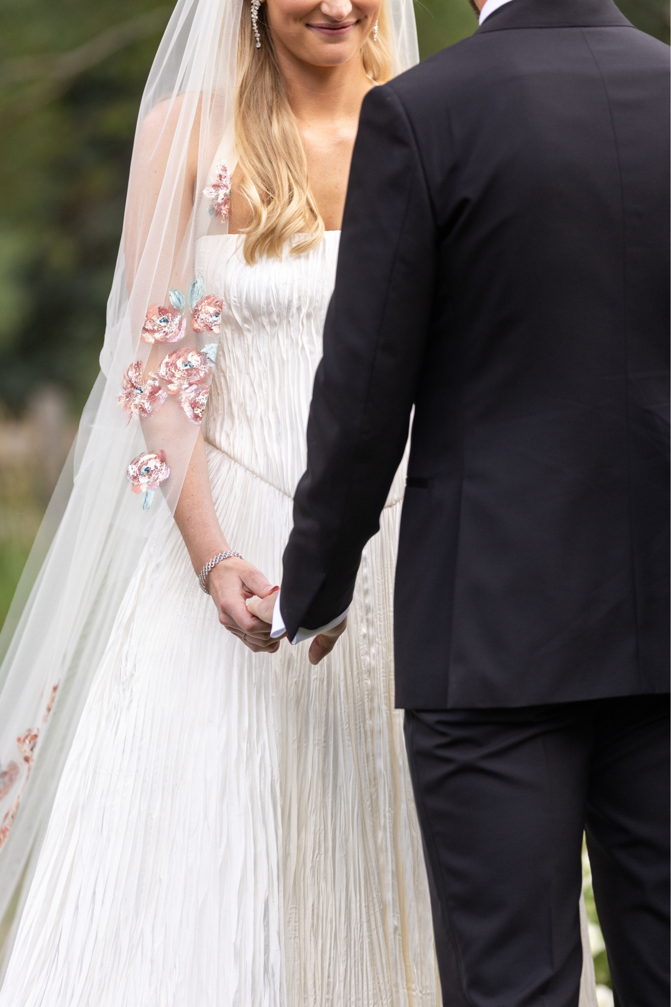 Painted floral veil inspo 

#LTKWedding #LTKStyleTip