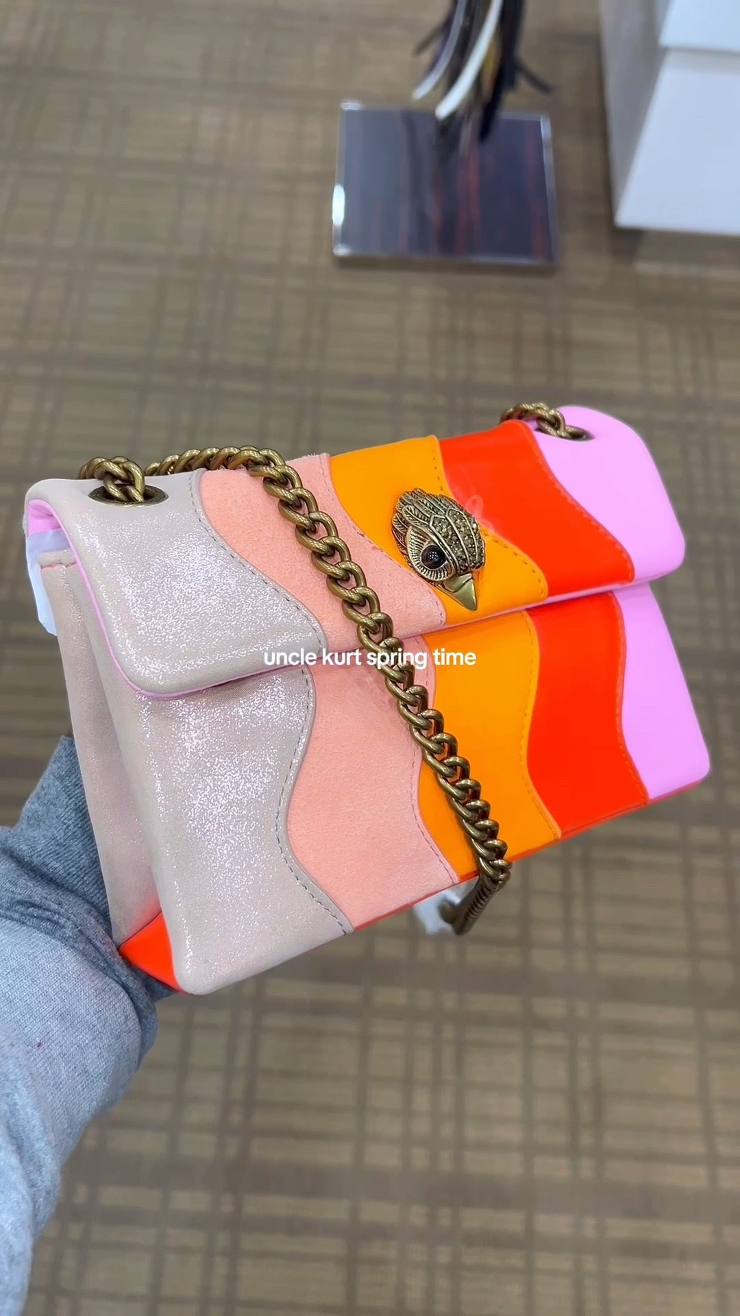 Uncle Kurt x Spring Time x K. Geiger❤️🧡🩷 Kensington


#kurt #kurtgeiger #kurtgeigercollection #purse 
#pursetok 

#LTKootd #LTKdayinmylife #LTKgrwm