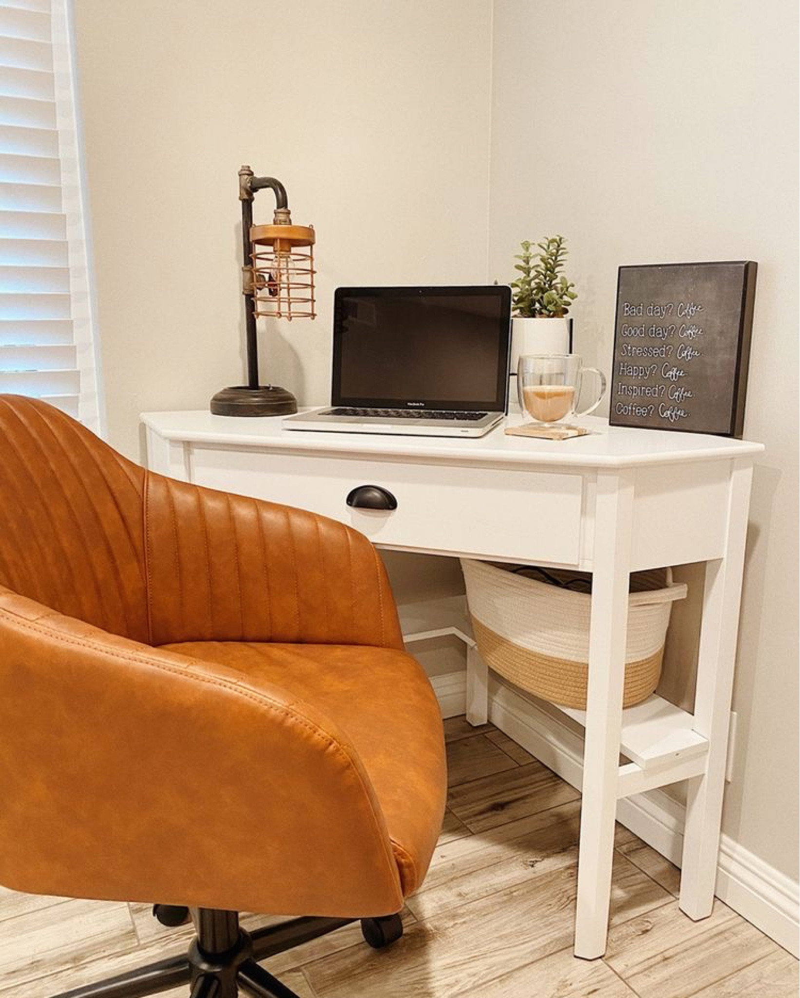 Modern work desk 

#LTKFind #LTKstyletip #LTKhome