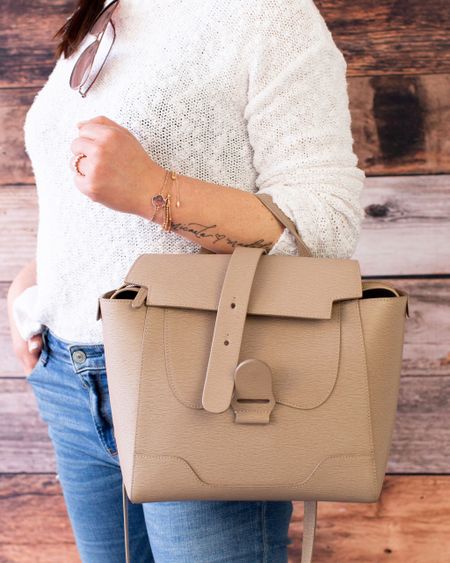 Bringing out one of my fave fall bags. This is such a versatile handbag. Holds a lot, you can wear the strap so many ways and it can get wet in the rain. Love!!



#LTKitbag #LTKGiftGuide #LTKover40