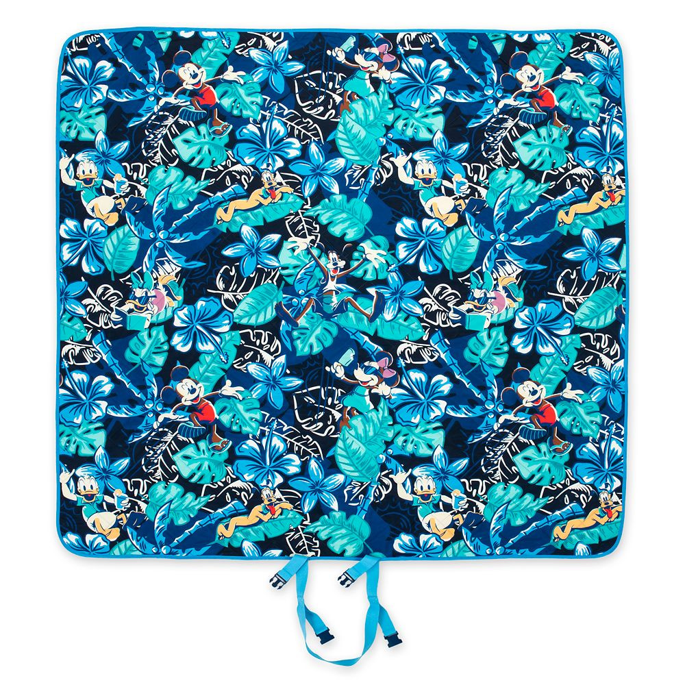 Mickey Mouse and Friends Summer Fun Beach Throw | Disney Store