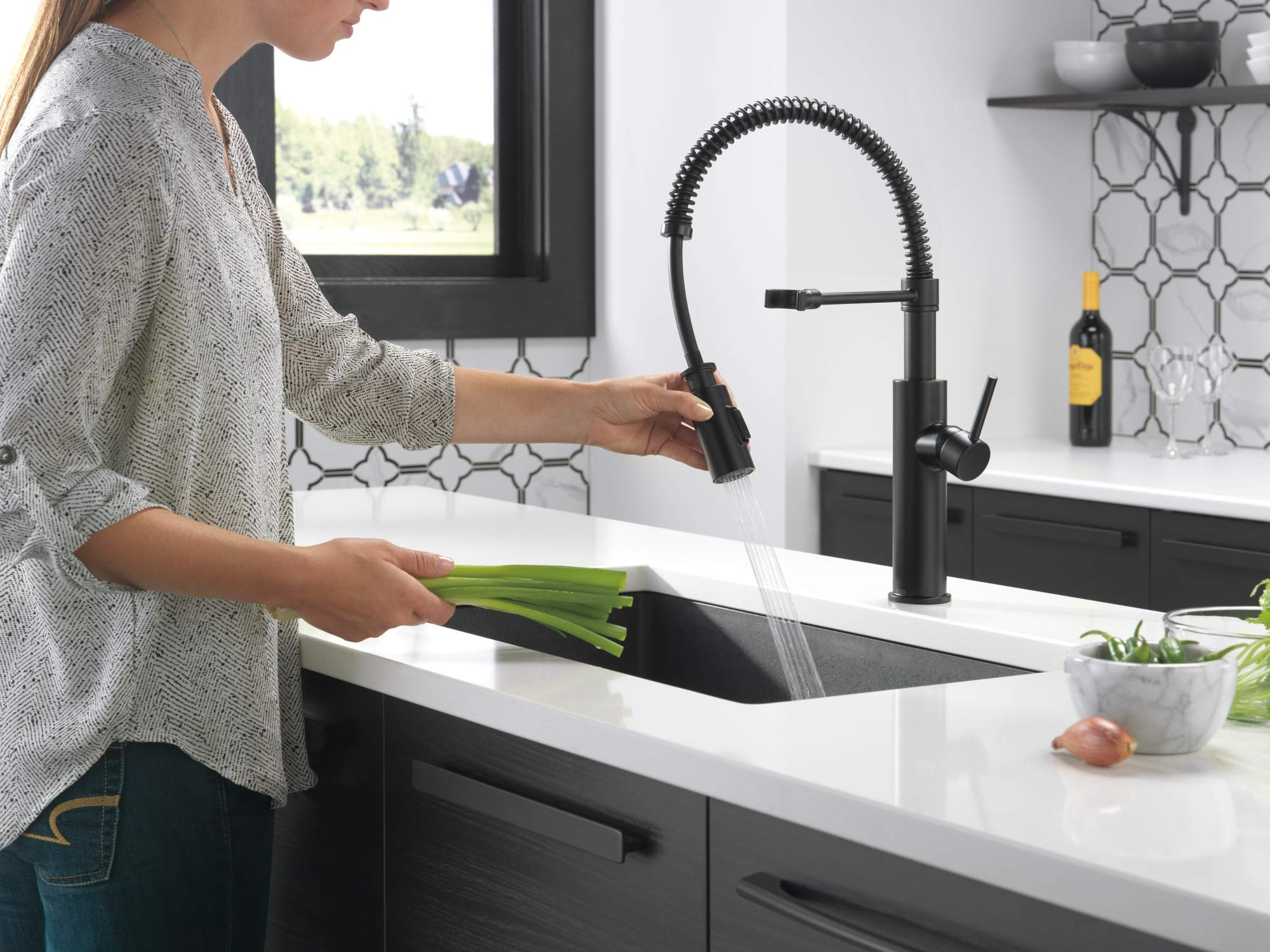 Delta Antoni Pro Style Commercial Kitchen Faucet with Pull Down Sprayer, Single Hole Matte Black ... | Amazon (US)