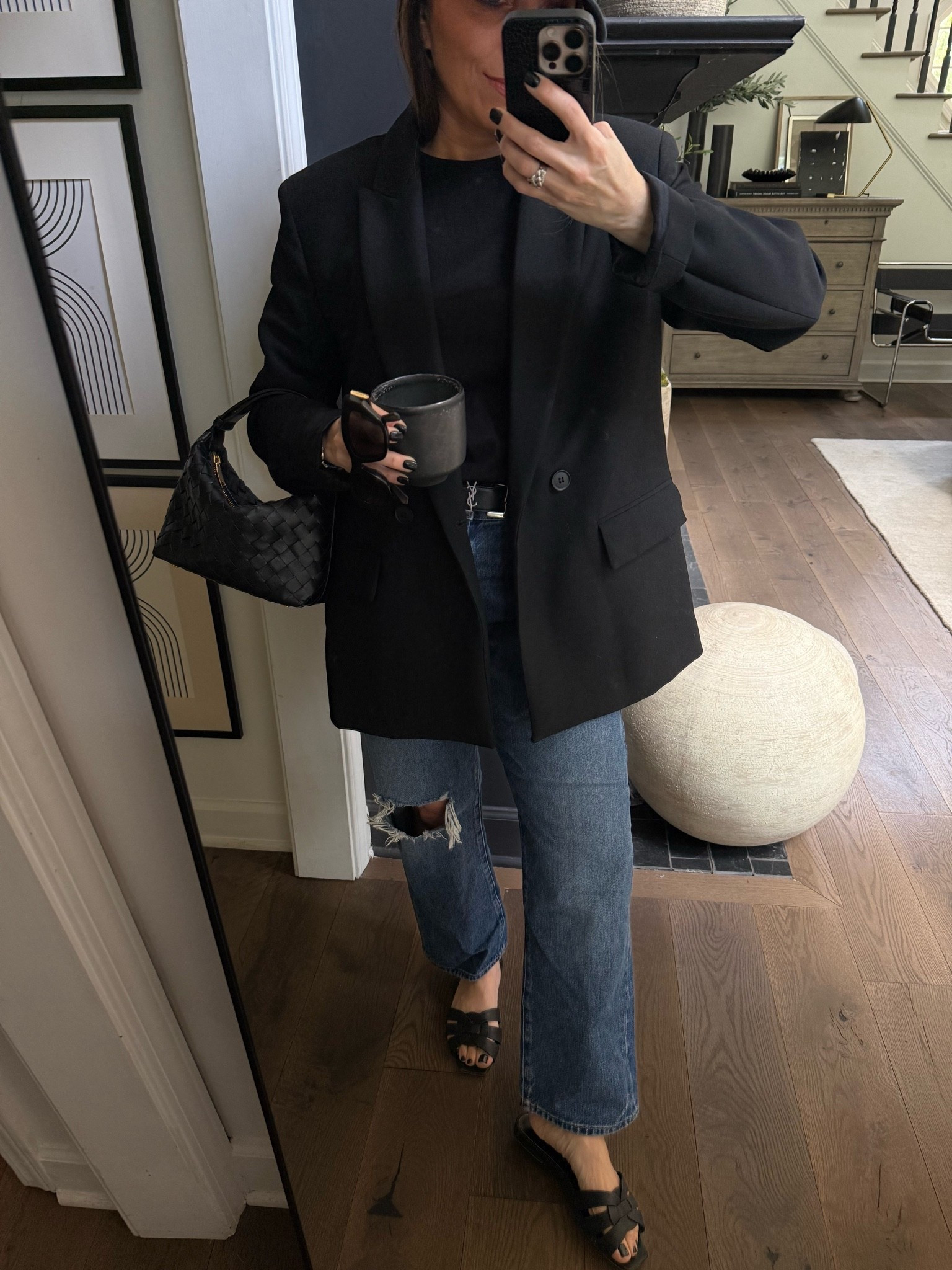 Same insane t shirt (it’s sooo affordable and the best blue jeans I’ve ever owned!! 👖 🖤