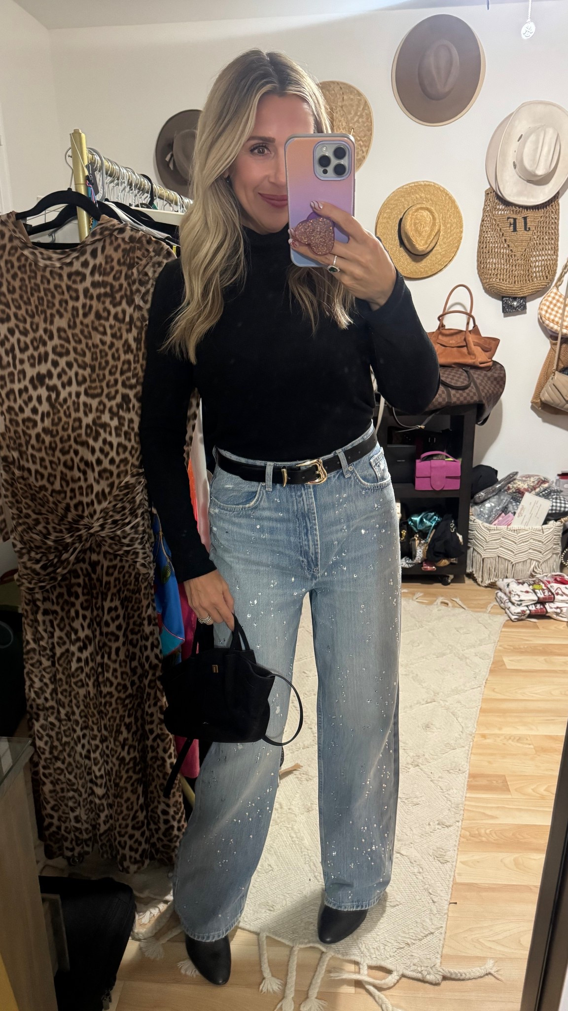 These cute oversized sequin jeans are perfect for the holiday season or just to spice up an outfit! These jeans are from Zara and sold out but I linked some cute similar options 💕 

#LTKHoliday #LTKSeasonal #LTKootd