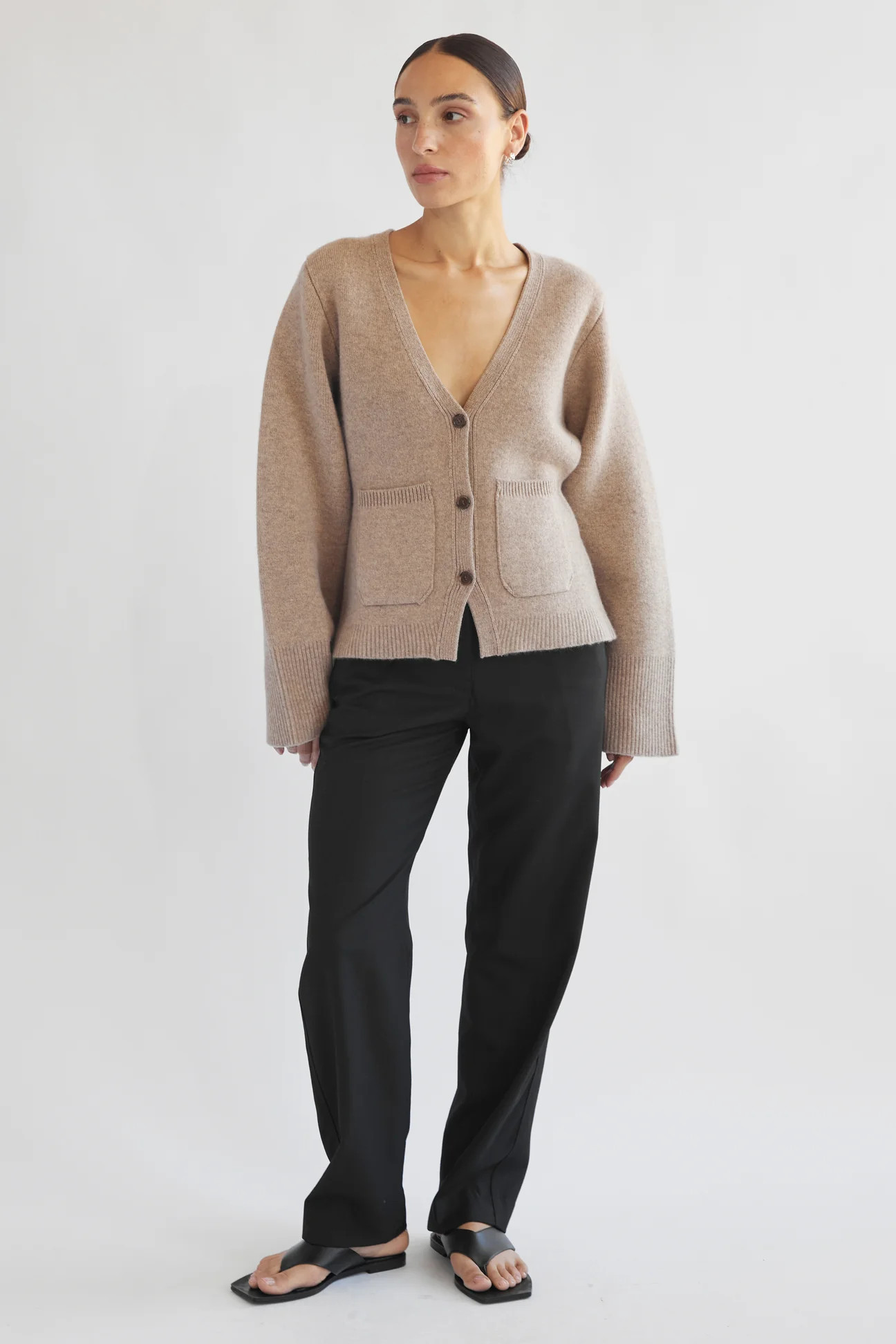 V Neck Cardigan | Almina Concept