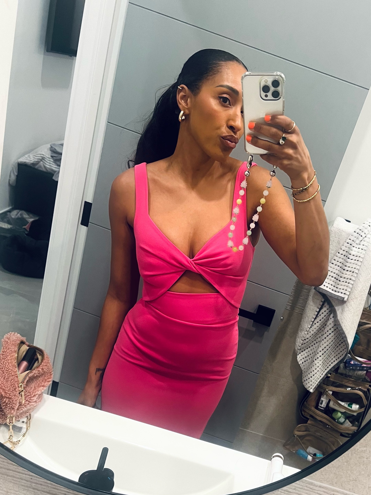 Flattering comfy stretchy dress that was perfect for my girls trip in Miami 💞

#LTKParties #LTKStyleTip