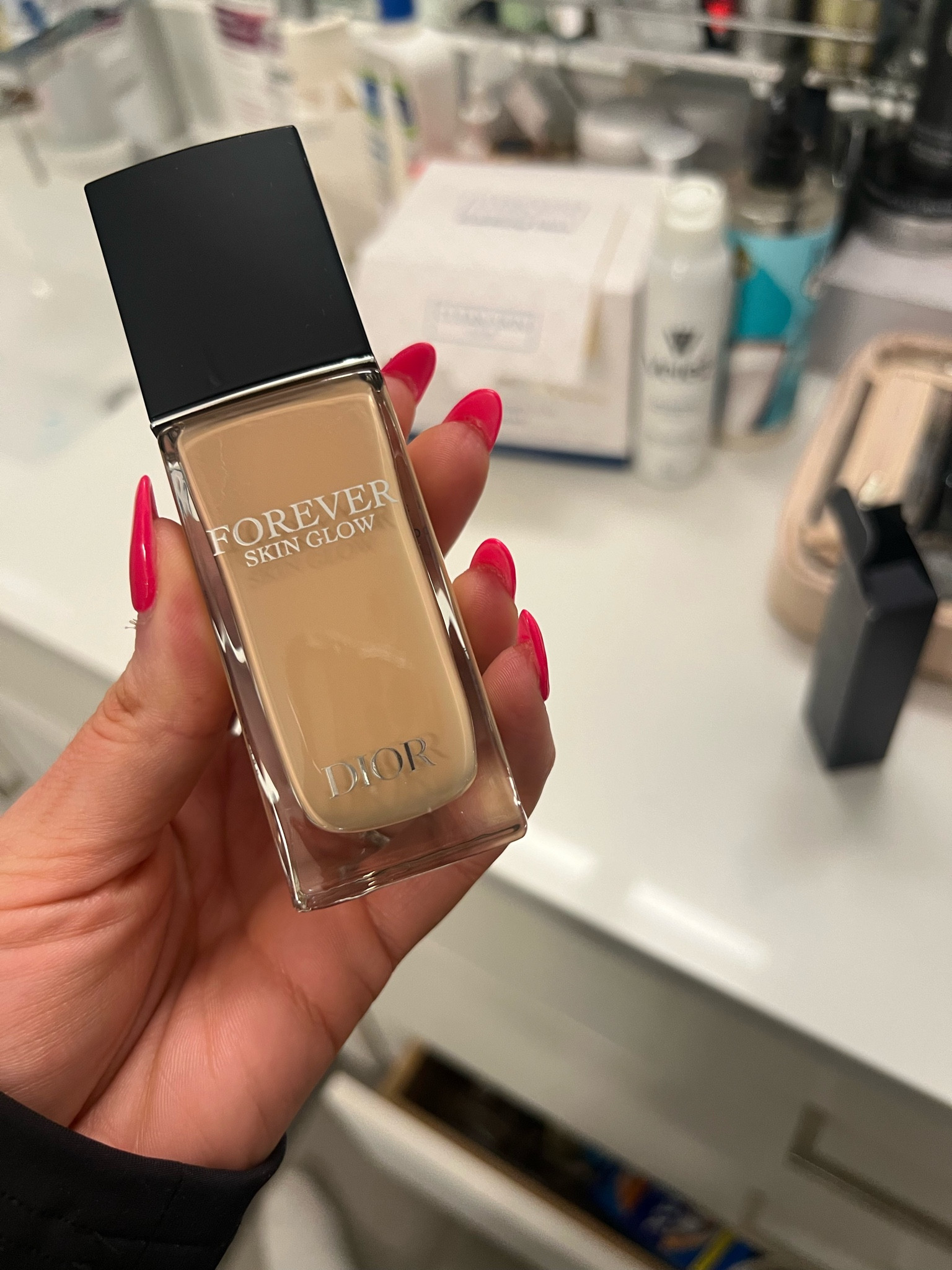 MY FAVORITE FOUNDATION RIGHT NOW IS THIS FOREVER SKIN GLOW FROM DIOR 😍 LASTS SOO LONG !!!! 

#LTKbeauty #LTKstyletip #LTKU