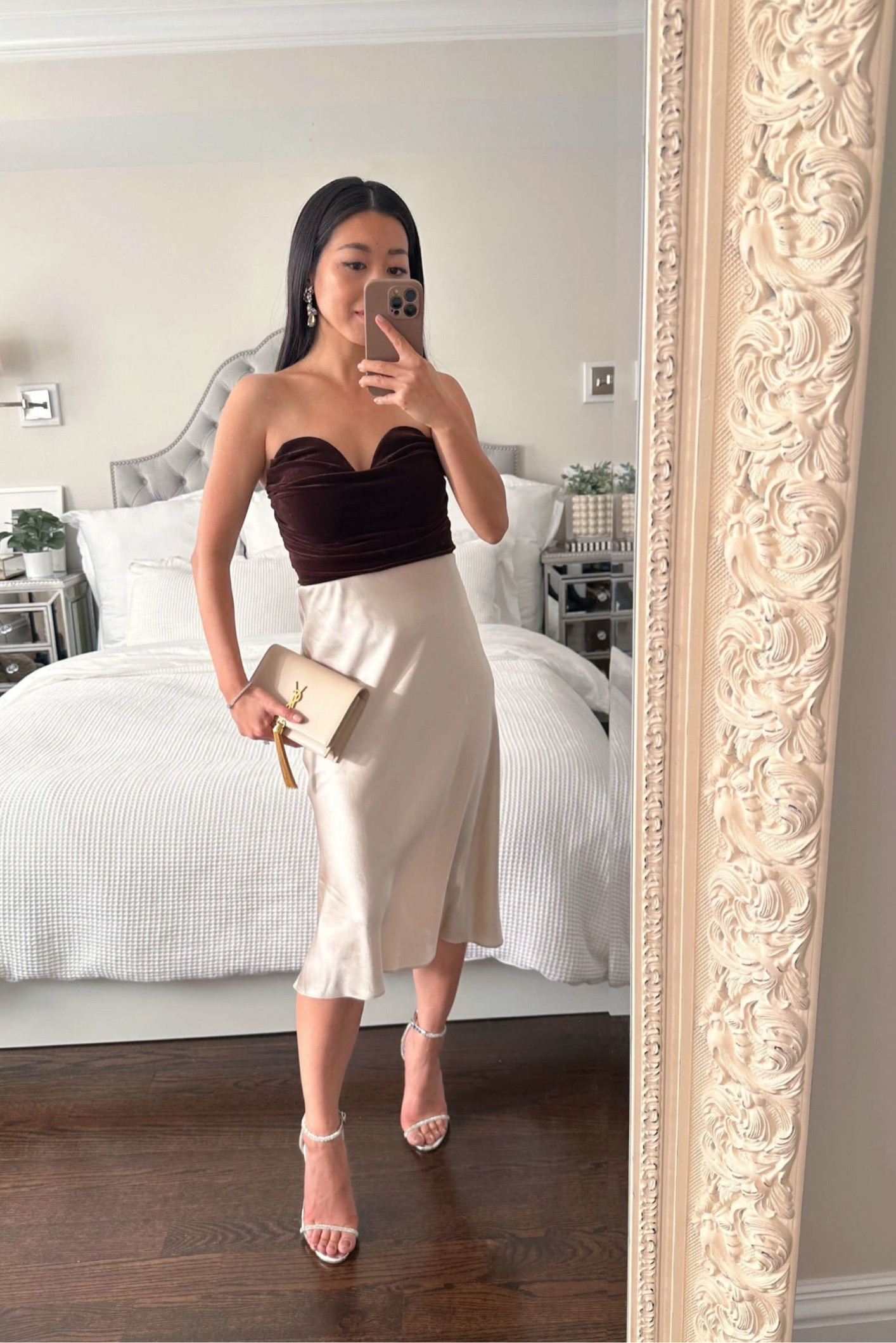 40% off my velvet top! // winter wedding guest / cocktail party outfit

•Express velvet corset top xs
•Quince slip silk skirt xs
•Simmi sandals sz 5
•YSL bag
•Edited Pieces bracelet 

#petite

#LTKSeasonal #LTKwedding #LTKsalealert