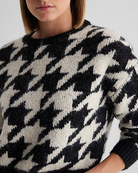 Houndstooth Fuzzy Knit Crew Neck Sweater | Express