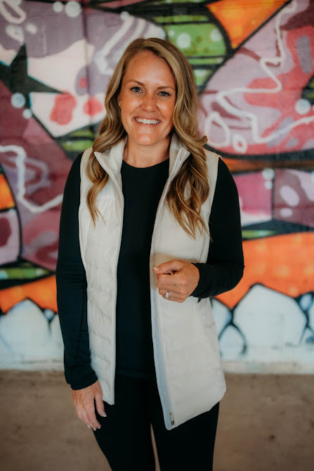 Fall outfits

fall fashion  casual outfit  sweater  fall trends  vest  lululemon fashion  sweatshirt  fall transitional outfits  activewear  athlesiure  cozy outfits  belt bag

#LTKActive #LTKSeasonal #LTKStyleTip