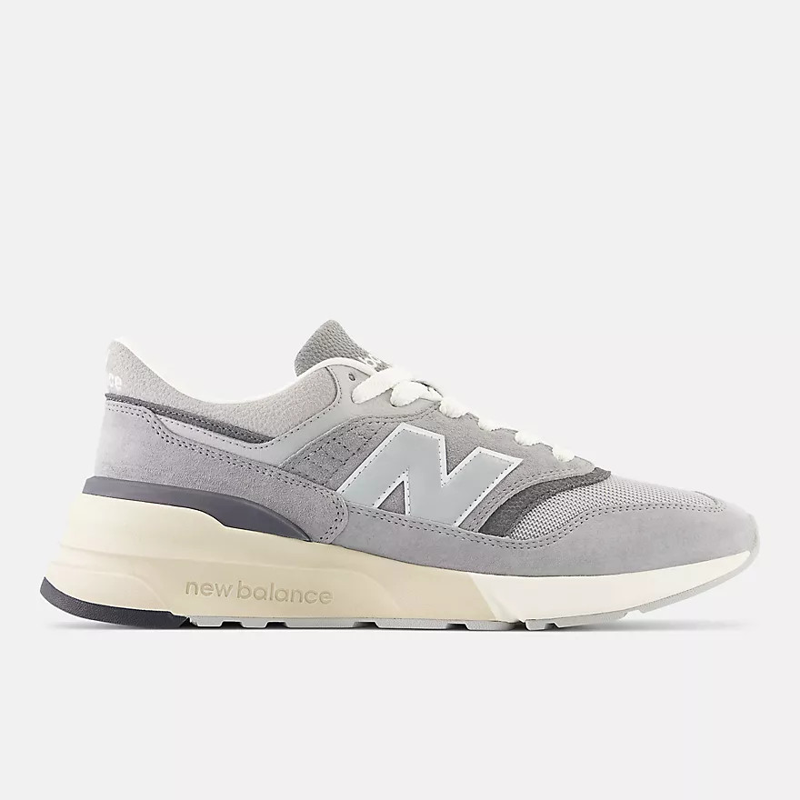 997R | New Balance Athletics, Inc.
