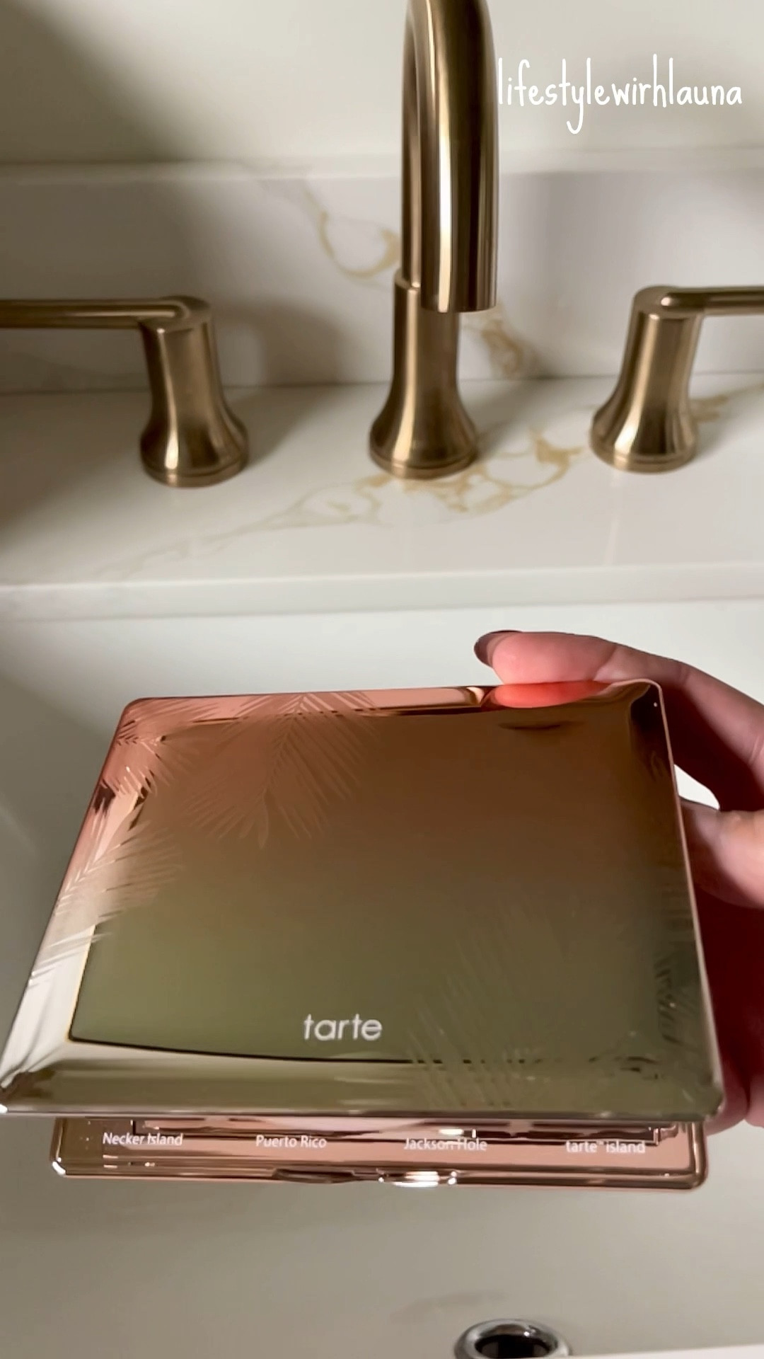 GORGEOUS new Tarte Amazonian Clay eyeshadow palette for fall🍂 I love how pigmented Tarte shadows are! They last all day for me! As someone with mature skin, I appreciate the fact that it doesn’t make my eyelids look crepey🤎
#trippinwithtarte @tartecosmetics


#LTKStyleTip #LTKBeauty #LTKOver40