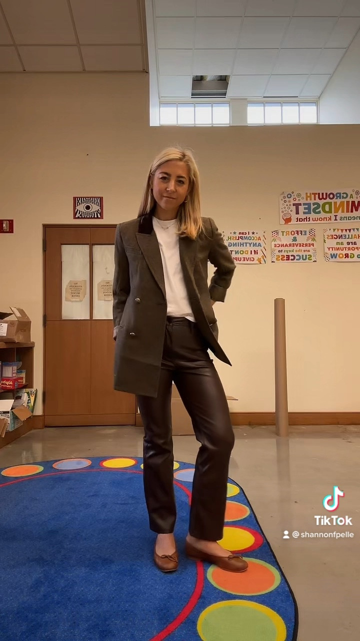 Another favorite blazer from Tuckernuck #blazer #fall #winter #leatherpant 