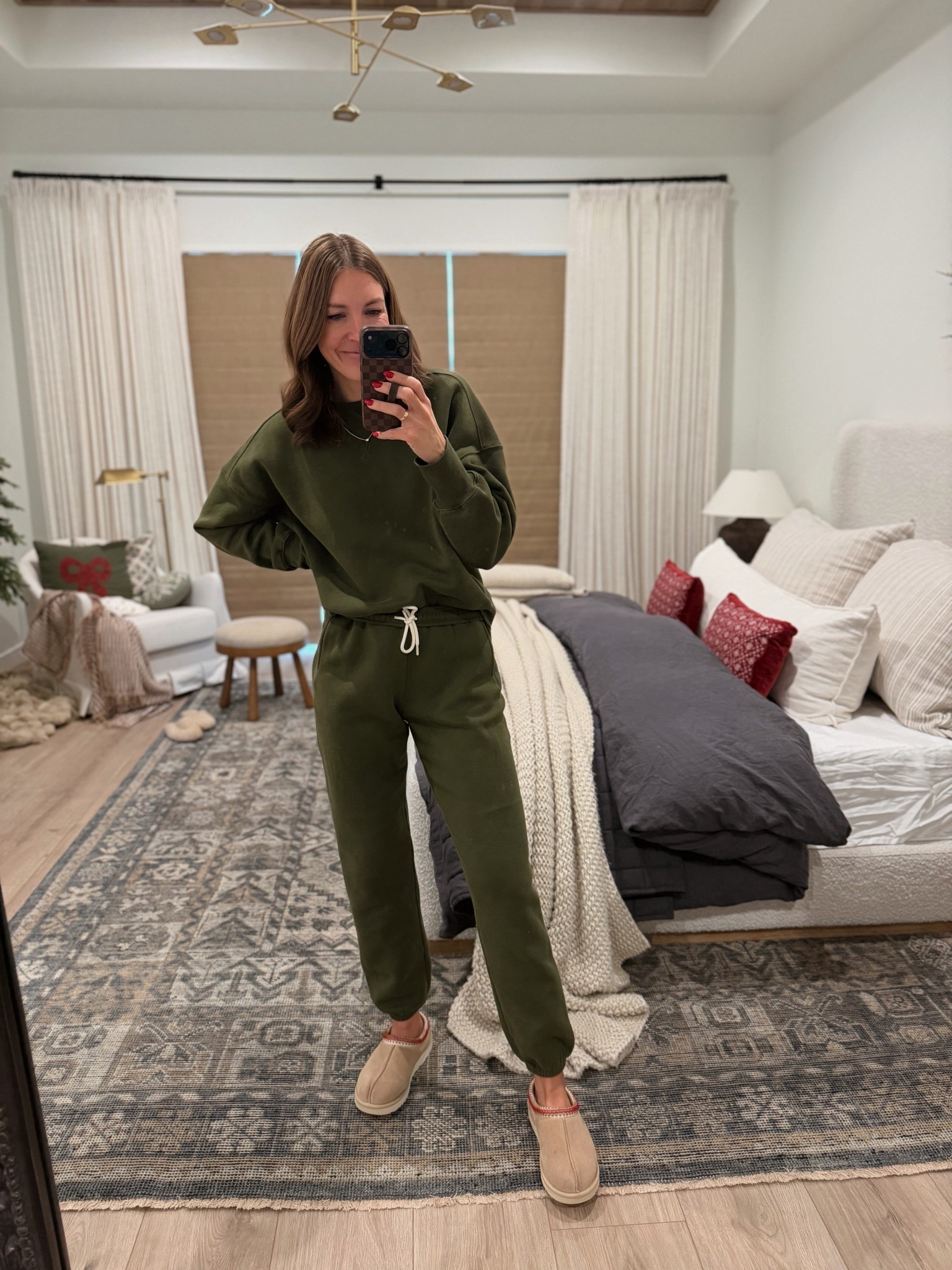 40% off sweats! This exact color is sold out in the pants but there’s a handful of other options. Wearing a S top and S long in the bottoms! These are so cozy! I also have the wide leg version and they are 🤌

#LTKFindsUnder50 #LTKSaleAlert #LTKActive