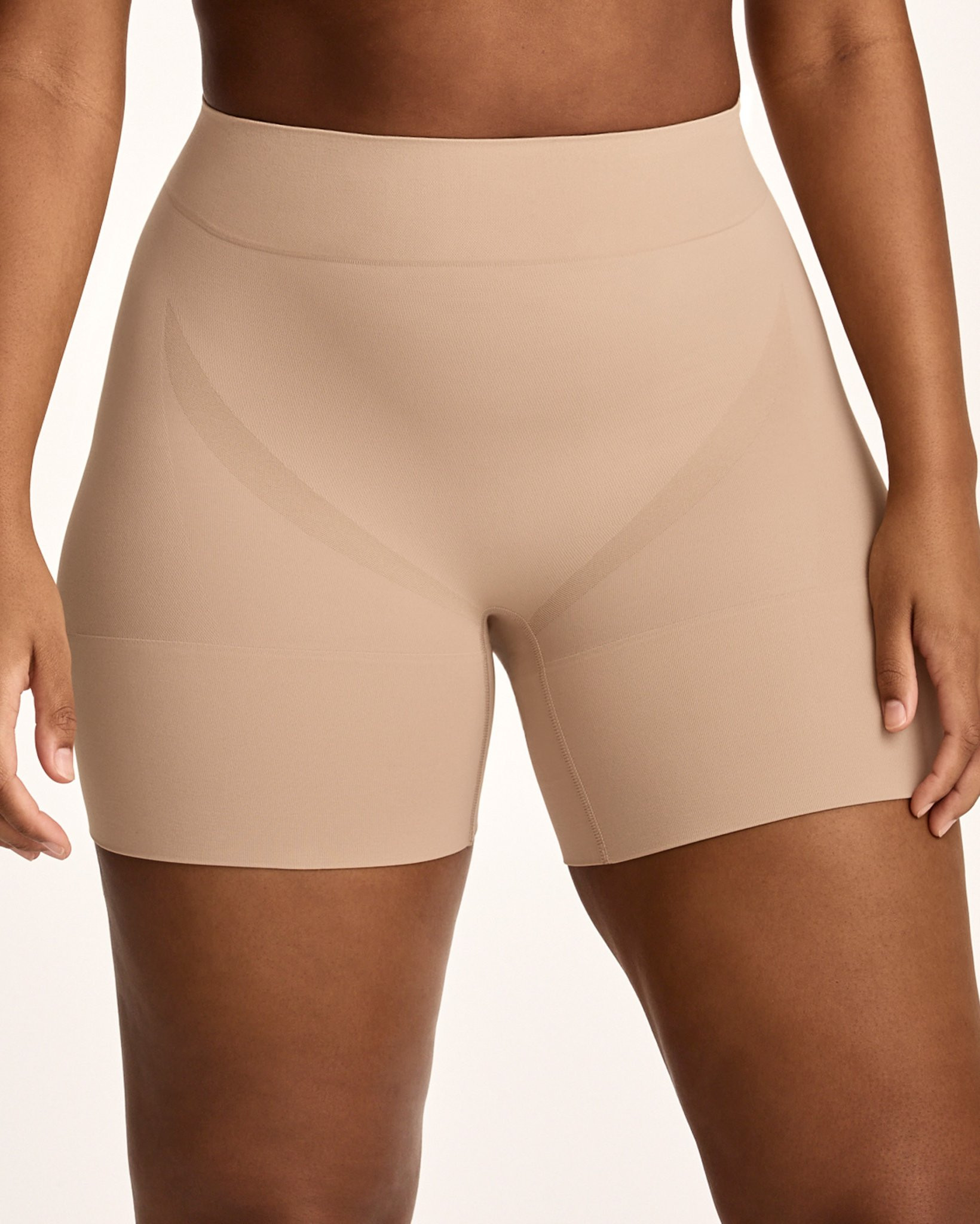Skimmies Seamfree Tummy Smoothing Mid-Waist Mid-Thigh Short | Jockey