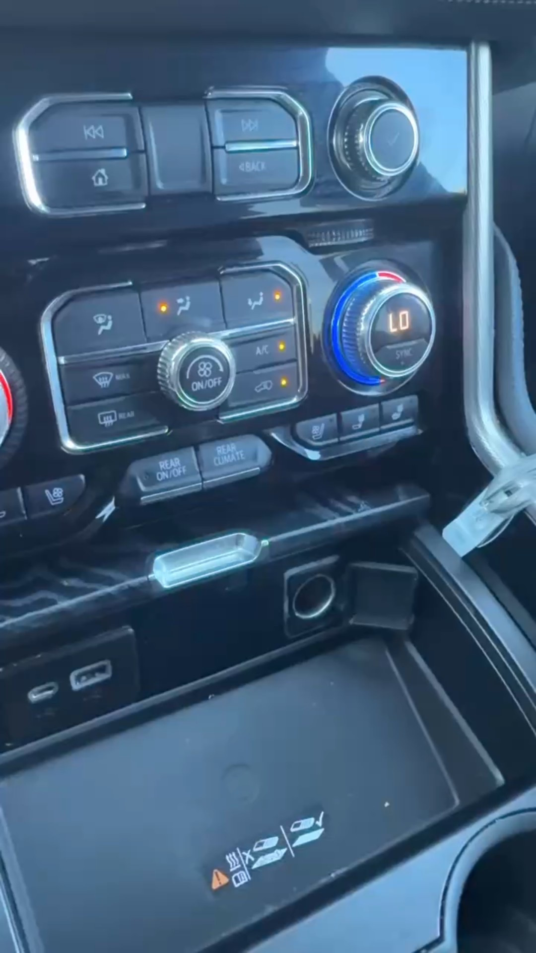 No more jumbled mess of cords!  Car charger 

#LTKSaleAlert #LTKGiftGuide #LTKFindsUnder50