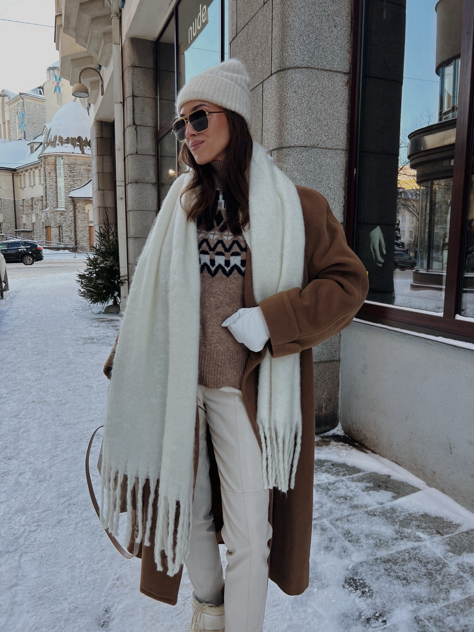 White snow outfit moon boots winter style