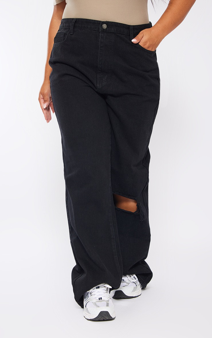 Plus Black Wash Open Knee Long Leg Straight Leg Jeans | PrettyLittleThing US