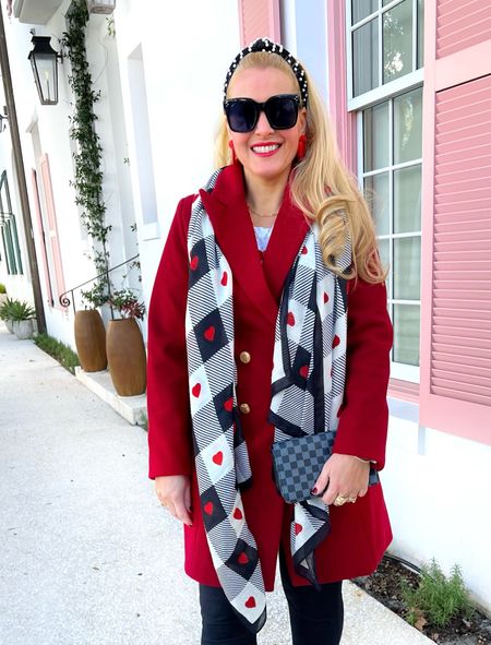 Casual Valentine’s Day outfit 

Wool coat, scarf

Wearing a medium. Fits true to size.


#LTKSeasonal #LTKworkwear #LTKGiftGuide