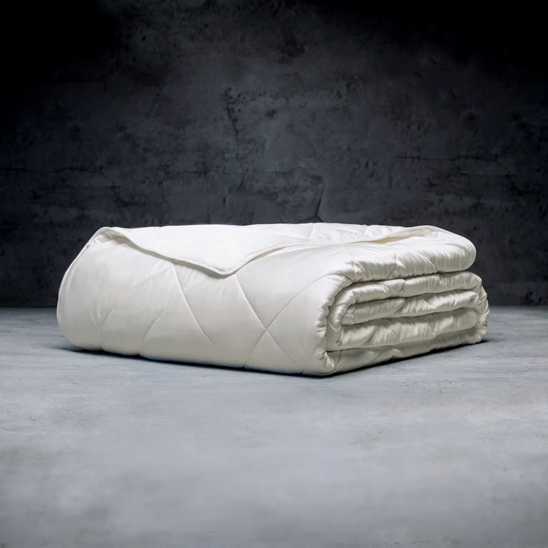 Lightweight Blanket | LUXOME
