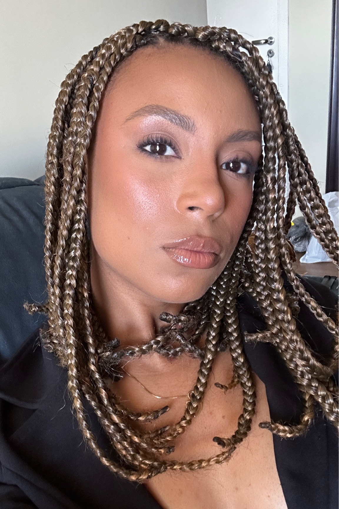 Eu sou APAIXONADA por maquiagem nude! Aquele glam sem carregar a pele e trazendo sofisticação é o que a gente precisa, principalmente nesse calor.

Aqui, o truque é cuidar bem da pele e usar produtos de qualidade, que não precisa de esforços para aparecer!

#LTKSeasonal #LTKbrasil #LTKbeauty