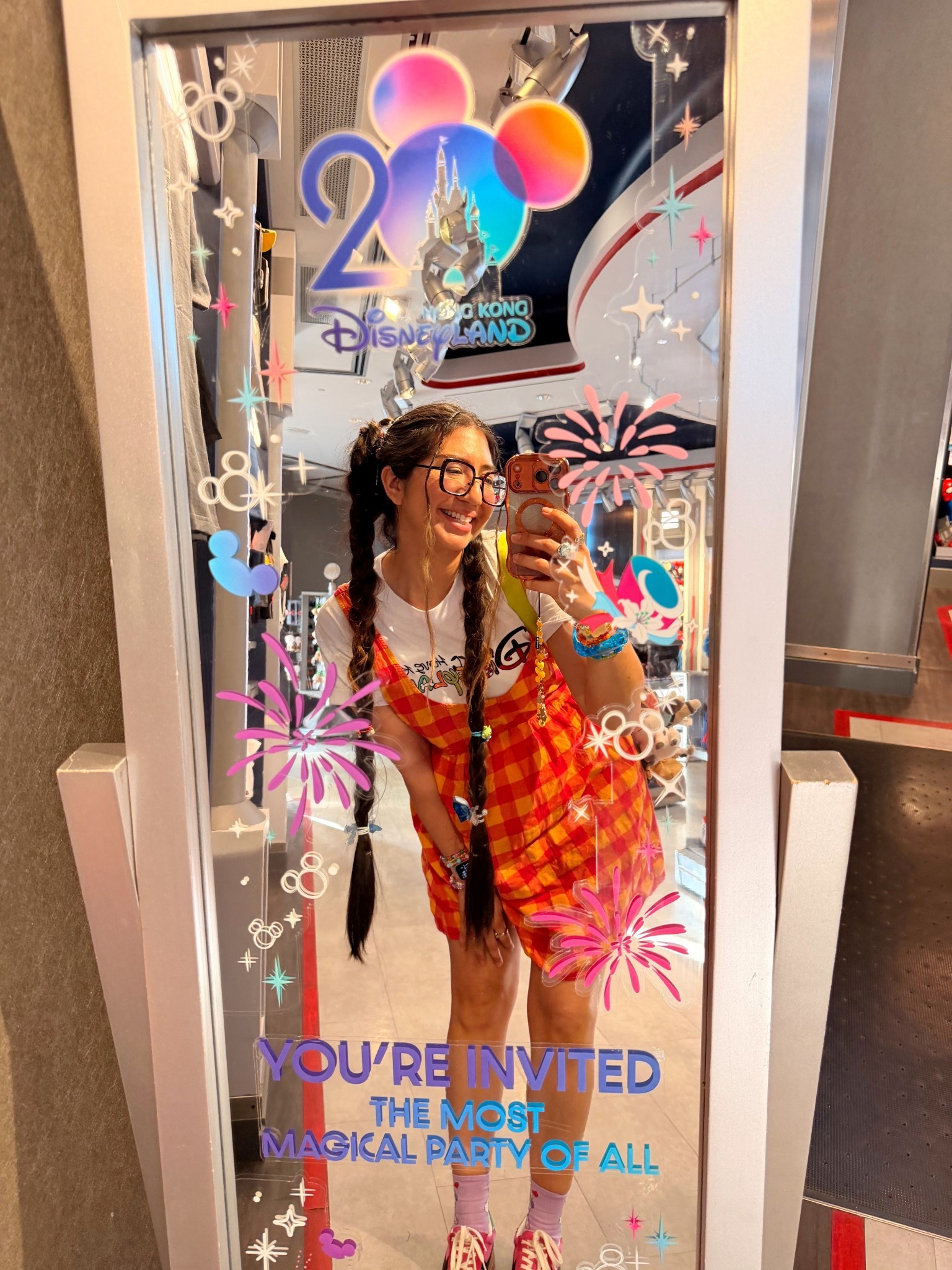 Hong Kong Disneyland Outfit!! I had so much fun and the weather was perfect! #disney #disneyland #disneystyle #disneyoutfit #disneyootd 