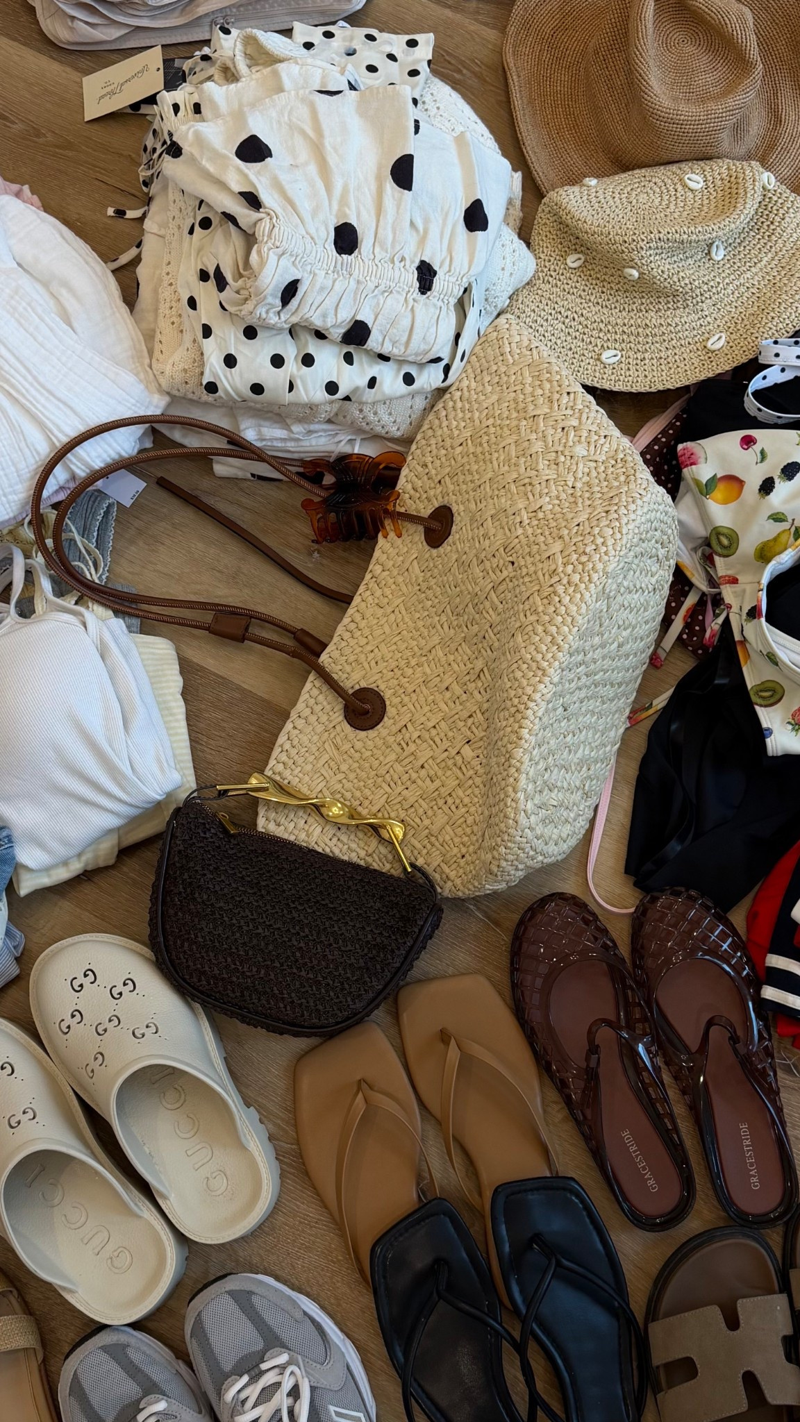 Let’s pack for the beach! 👙🌊🏝️🩱🤿 

#LTKSpringSale #LTKSwim #LTKTravel