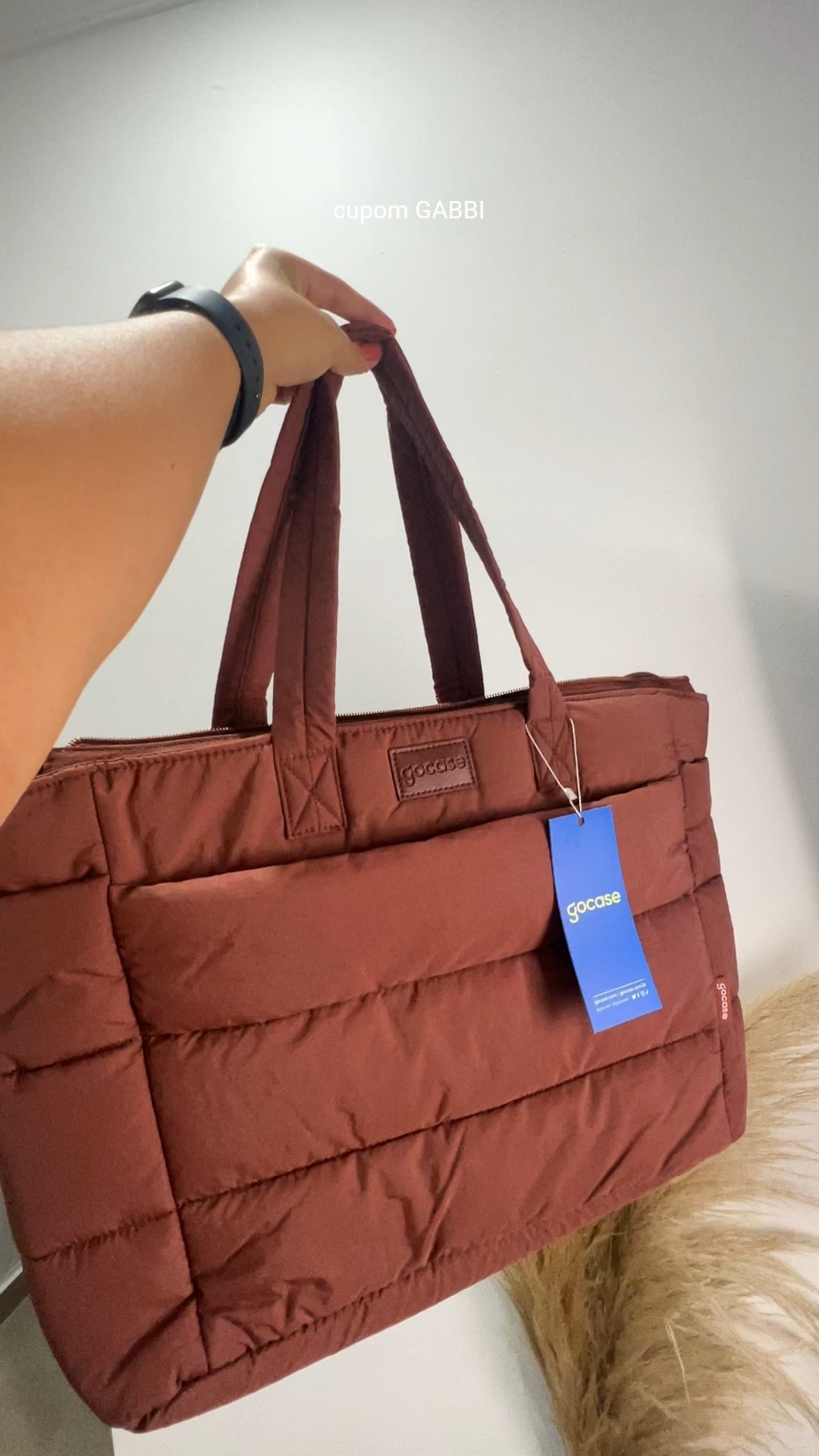 Bolsa Tote Puffer é uma bolsa super leve e espaçosa, essa bolsa é incrivelmente versátil: te acompanha do estúdio de pilates, ao café com as amigas, até a faculdade, trazendo praticidade sem abrir mão do estilo. Seu efeito puffy confere um visual único e um ar aconchegante

#LTKguiadepresente #LTKbrasil #LTKbolsa