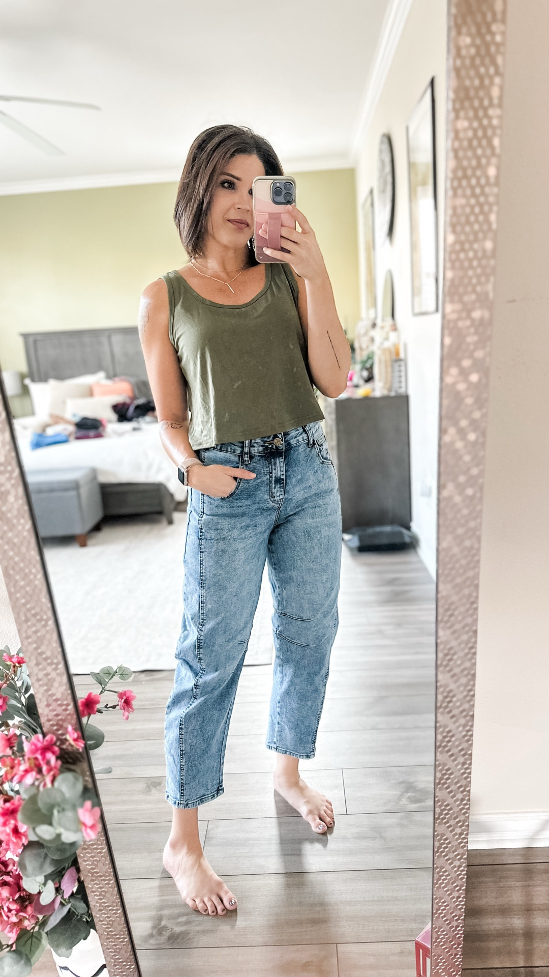 We made it. It’s Friday. I’m going out with my bestie tonight and I’m loving this outfit. These are the cutest jeans and this cropped tank is so soft and comfy. 

#LTKgrwm #LTKOver40 #LTKvlog