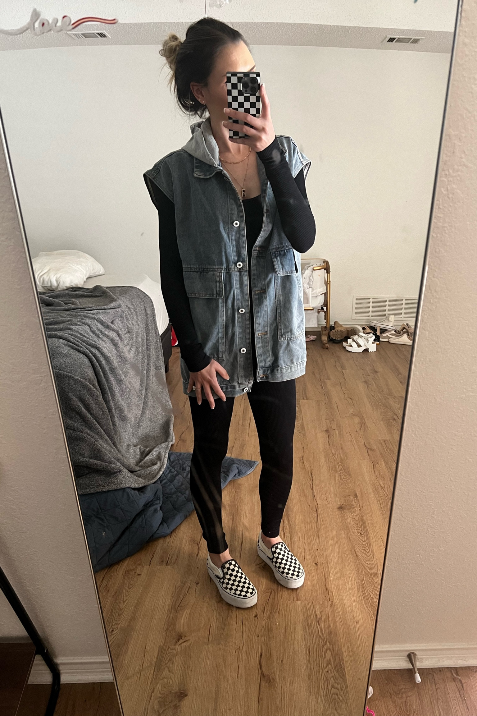 Oversized denim vest outfit idea 

#LTKFindsUnder50 #LTKStyleTip